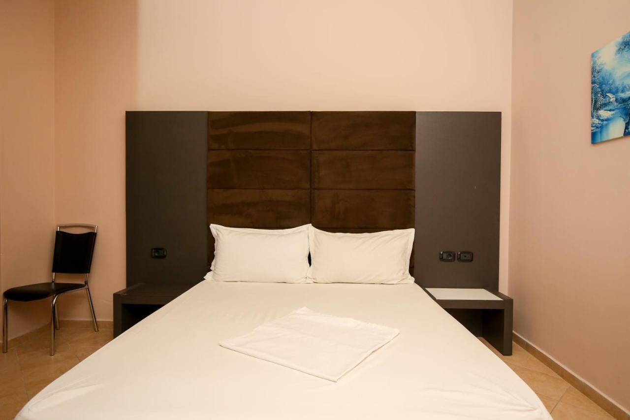 Hotel Aliko Vlorë Esterno foto