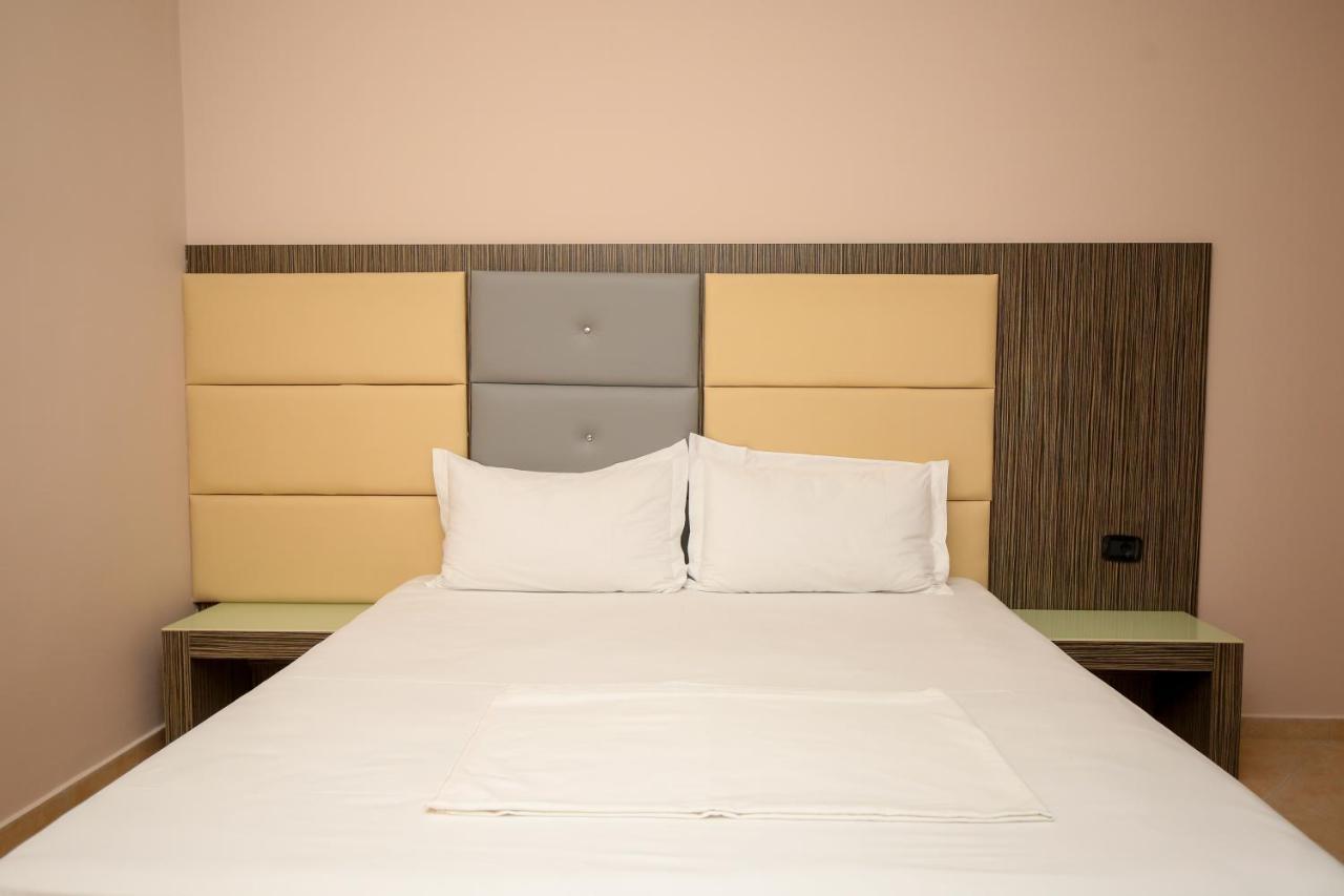 Hotel Aliko Vlorë Esterno foto