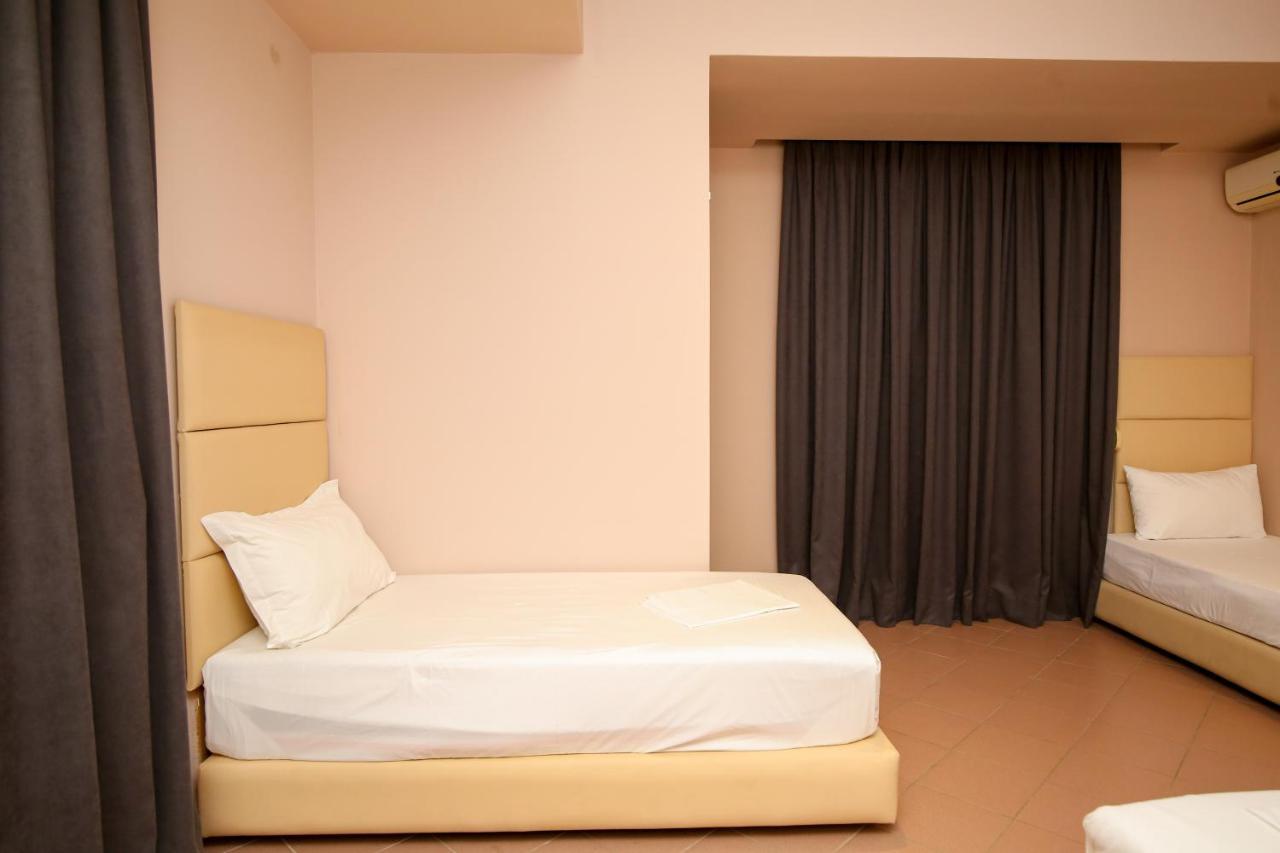 Hotel Aliko Vlorë Esterno foto