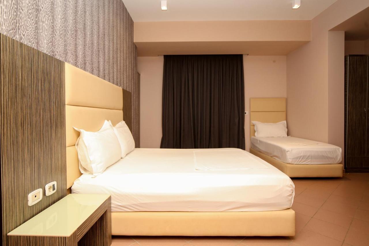 Hotel Aliko Vlorë Esterno foto