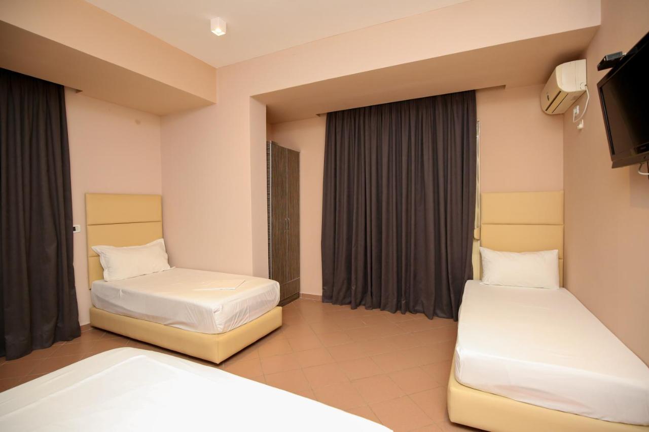 Hotel Aliko Vlorë Esterno foto