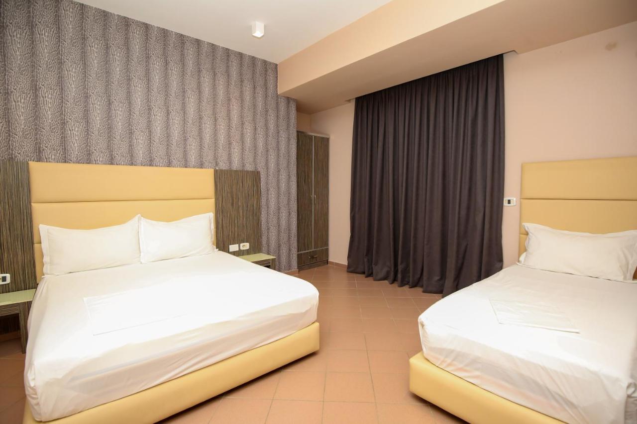 Hotel Aliko Vlorë Esterno foto