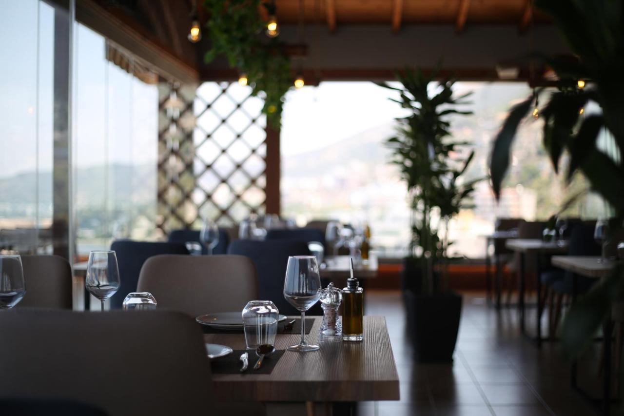 Hotel Aliko Vlorë Esterno foto