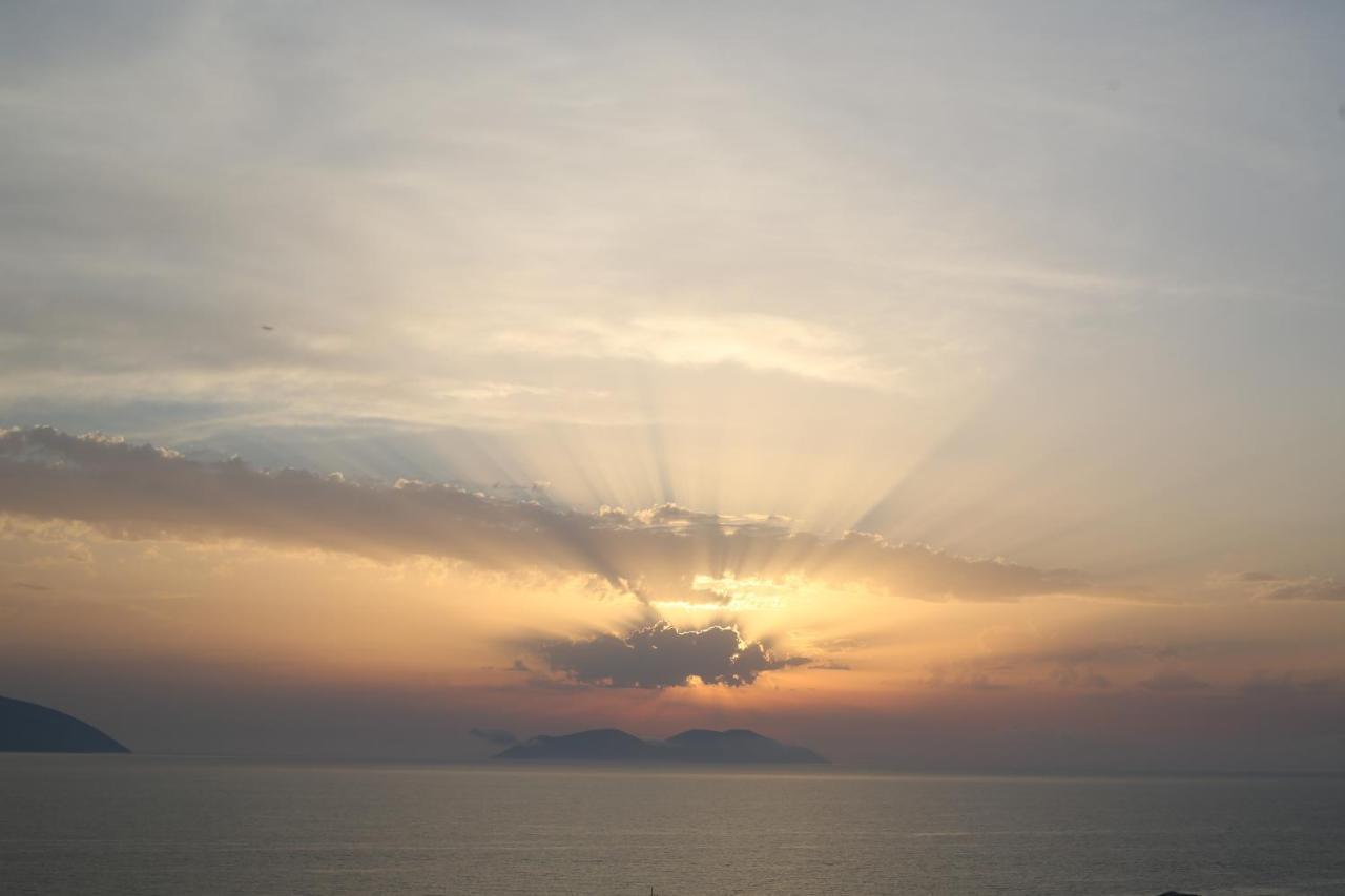Hotel Aliko Vlorë Esterno foto